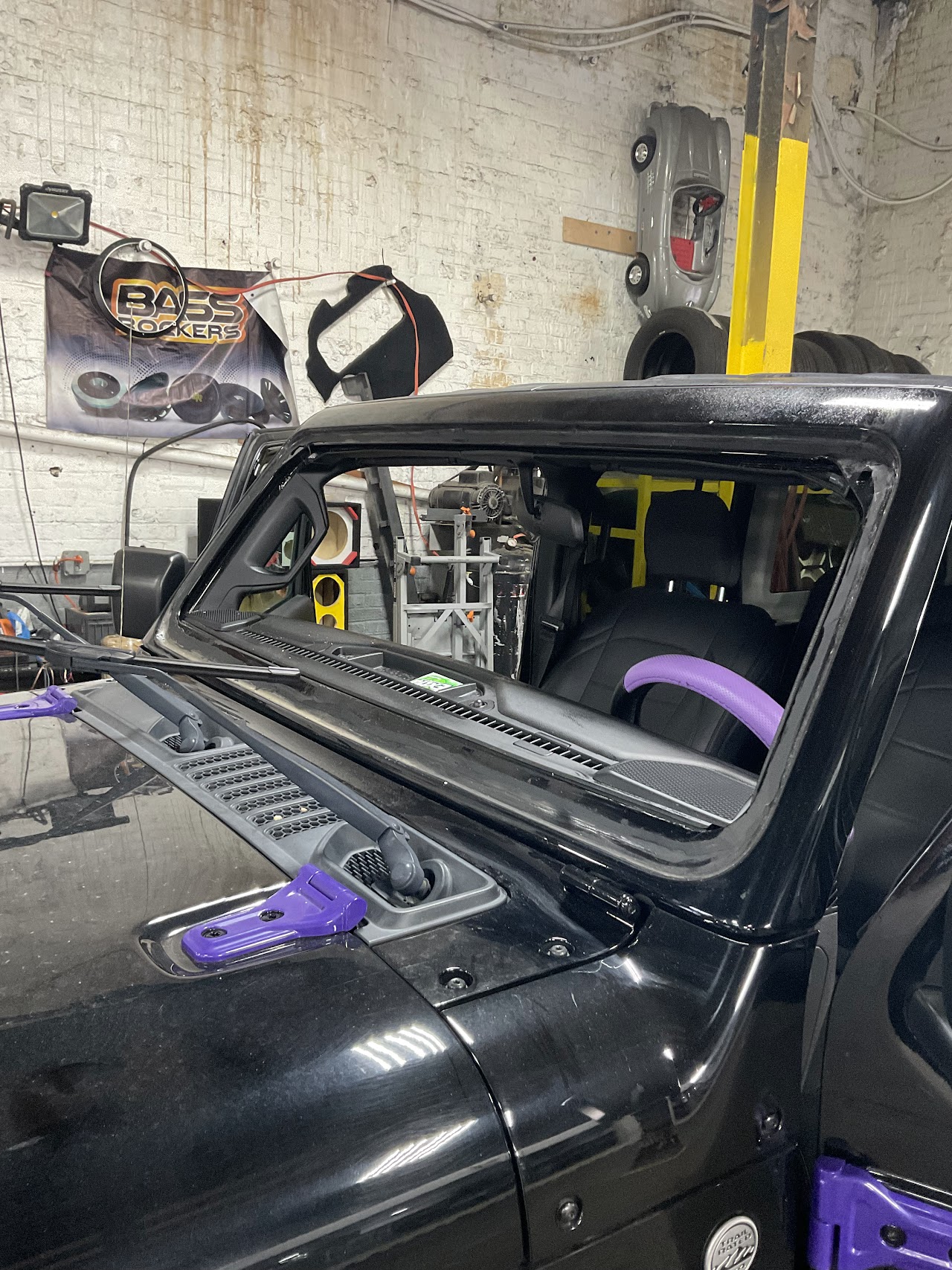 Door Glass Replacement service photo